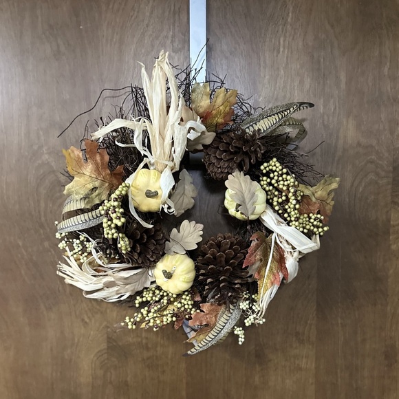 Fall Grapevine Wreath Pumpkins Leaves Corn Husk Pine Cones 18” - Picture 4 of 4